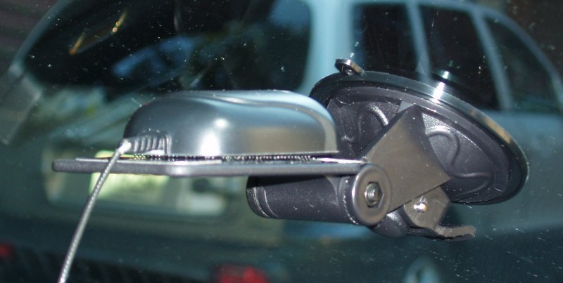 Arkon BT010 windshield mount holding the Uniden BC-GPSK GPS antenna