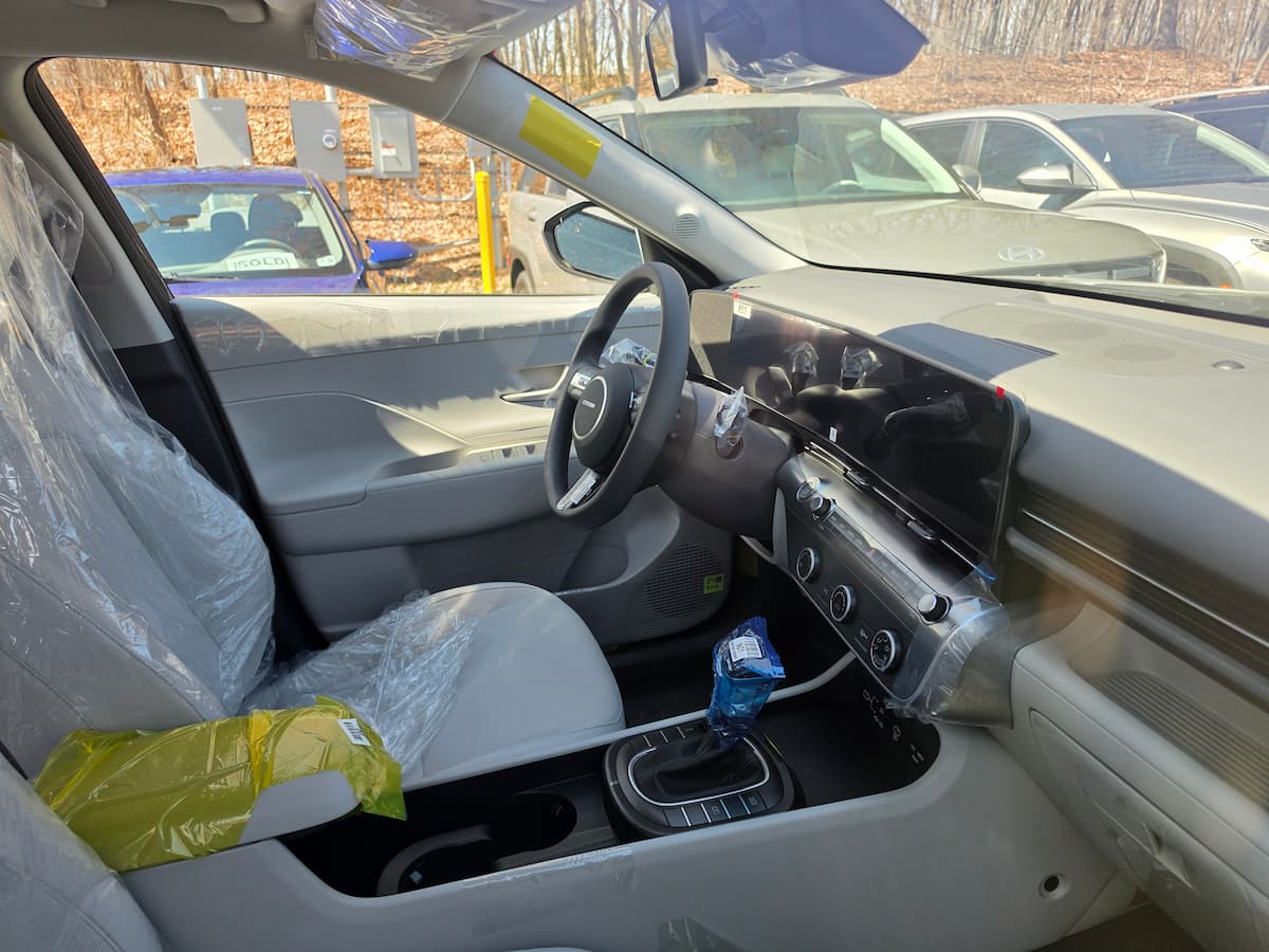 Hyundai Kona interior phone mount locations