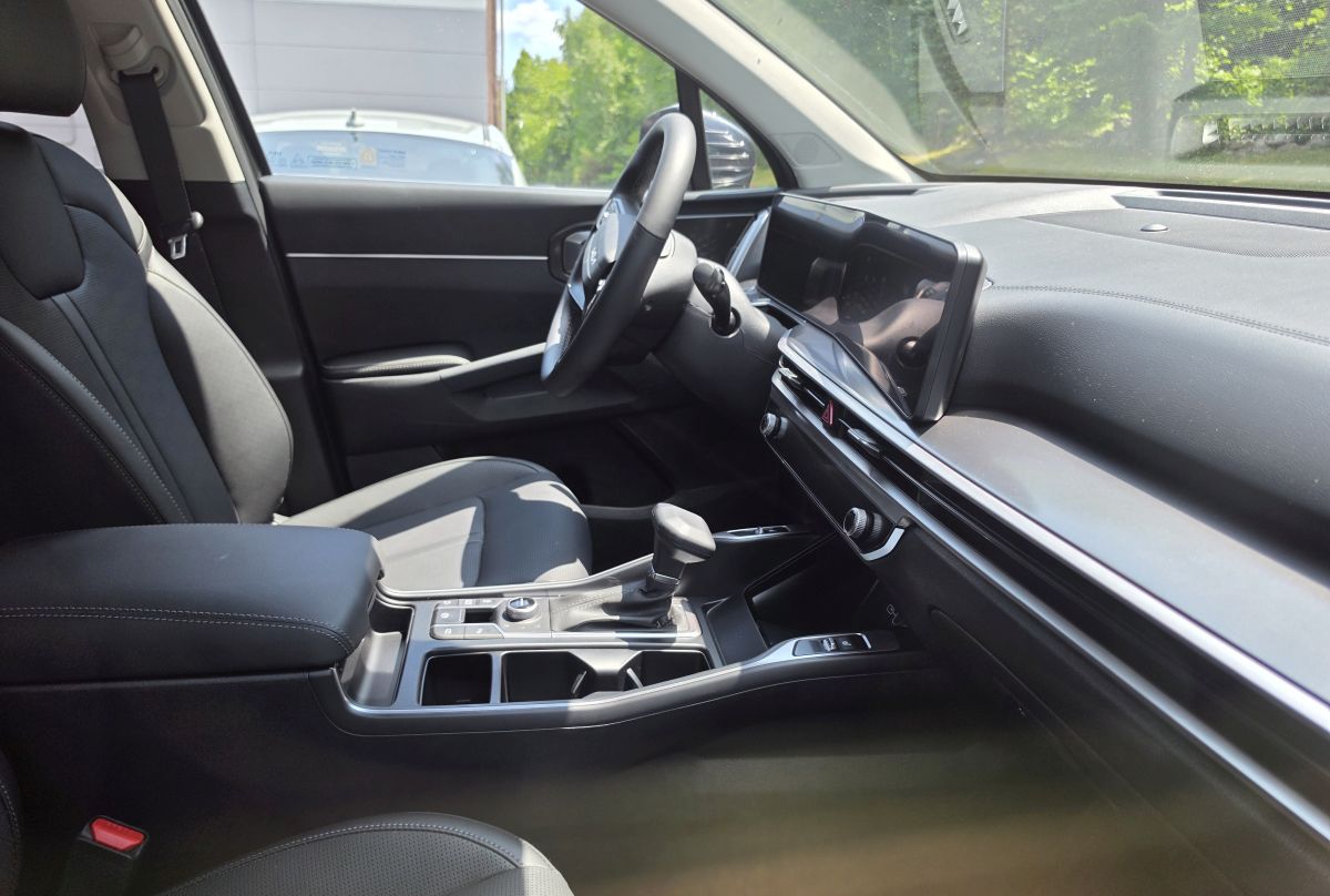 Best Kia Sorento phone mounts installed on dashboard