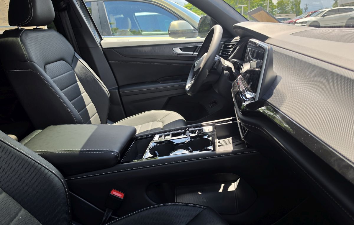 Volkswagen Atlas Phone Mounts Placement