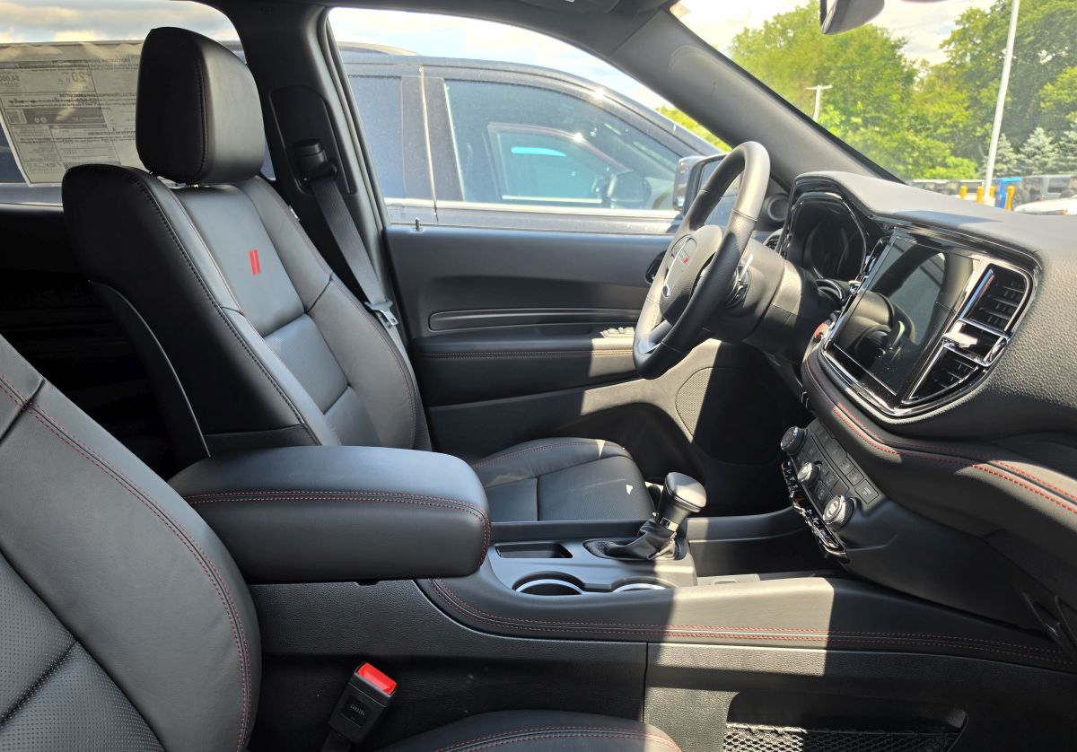 Dodge Durango Interior Dodge Durango dashboard and center console interior