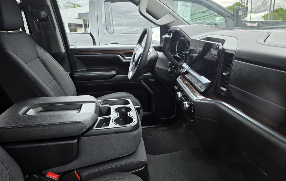 GMC Sierra phone mounts for the dashboard and infotainment screen