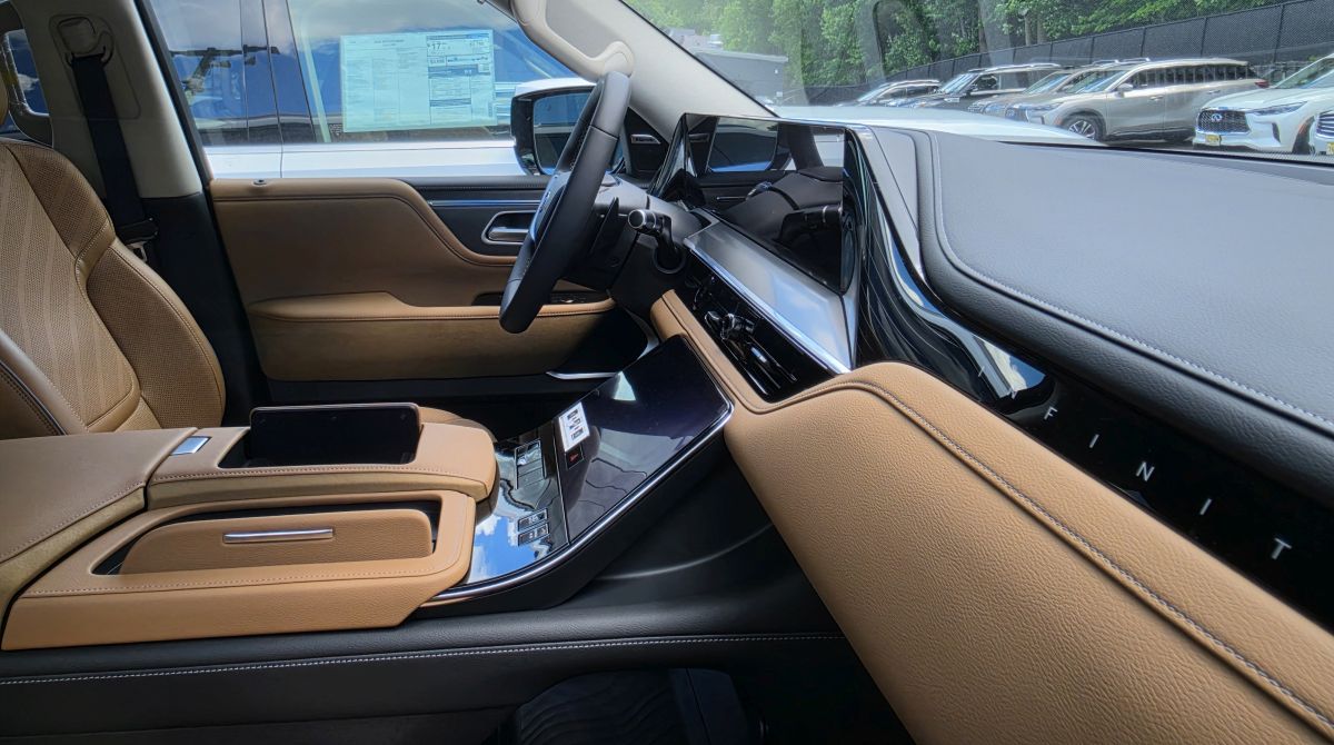 Infiniti QX80 Phone Mounts