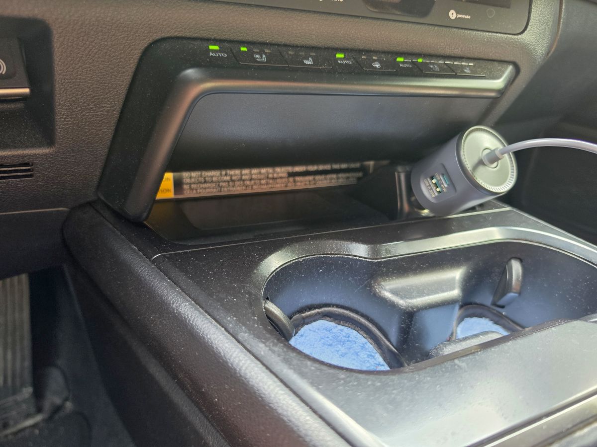 JOYROOM Starlink Mini car adapter in use during SUV testing