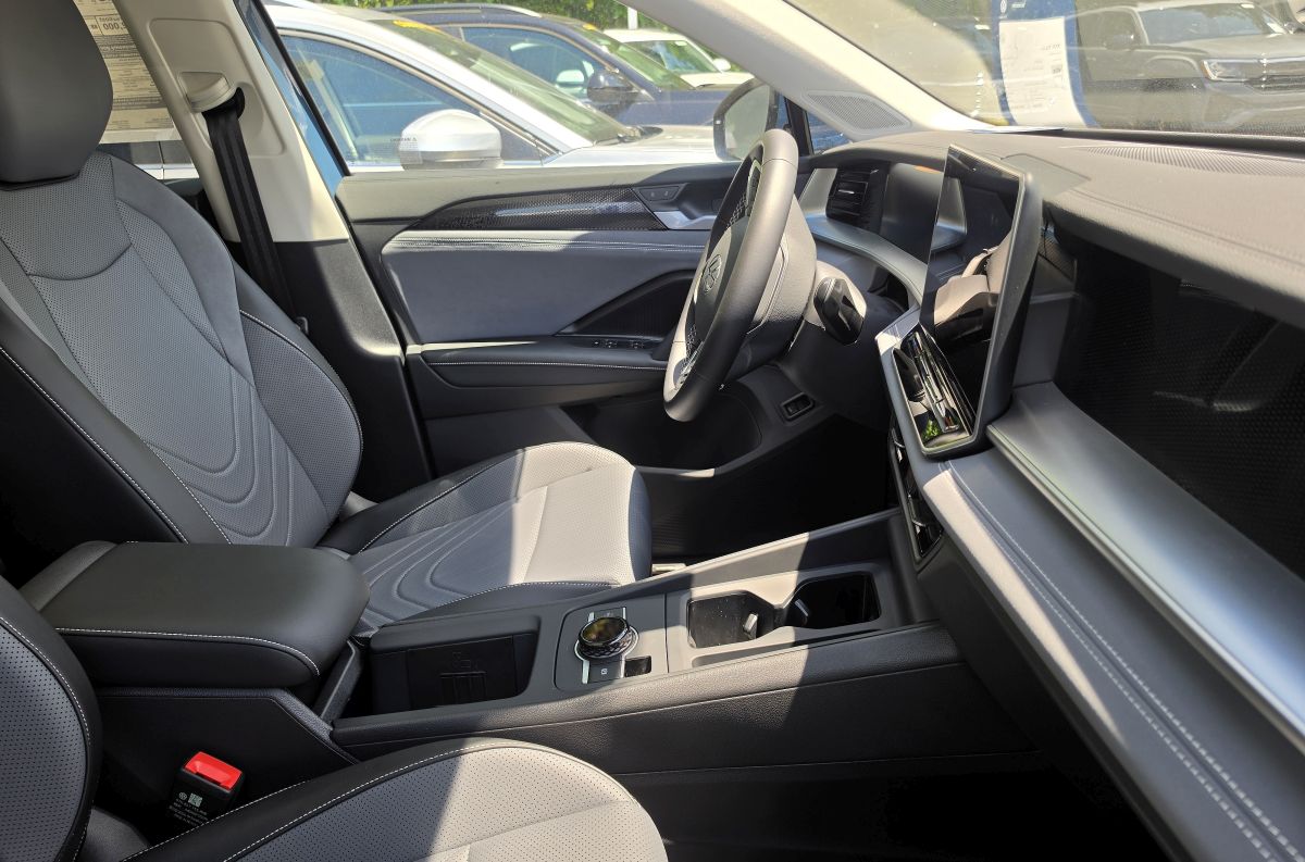 Volkswagen Tiguan Phone Mounts for this Interior
