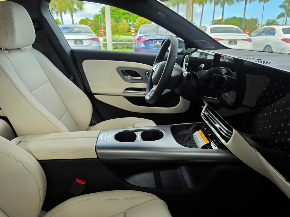 Mercedes-Benz CLA phone mount options